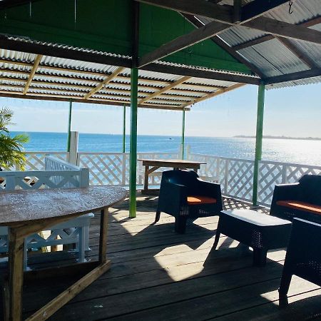 Blue Sky Rentals Utila Buitenkant foto