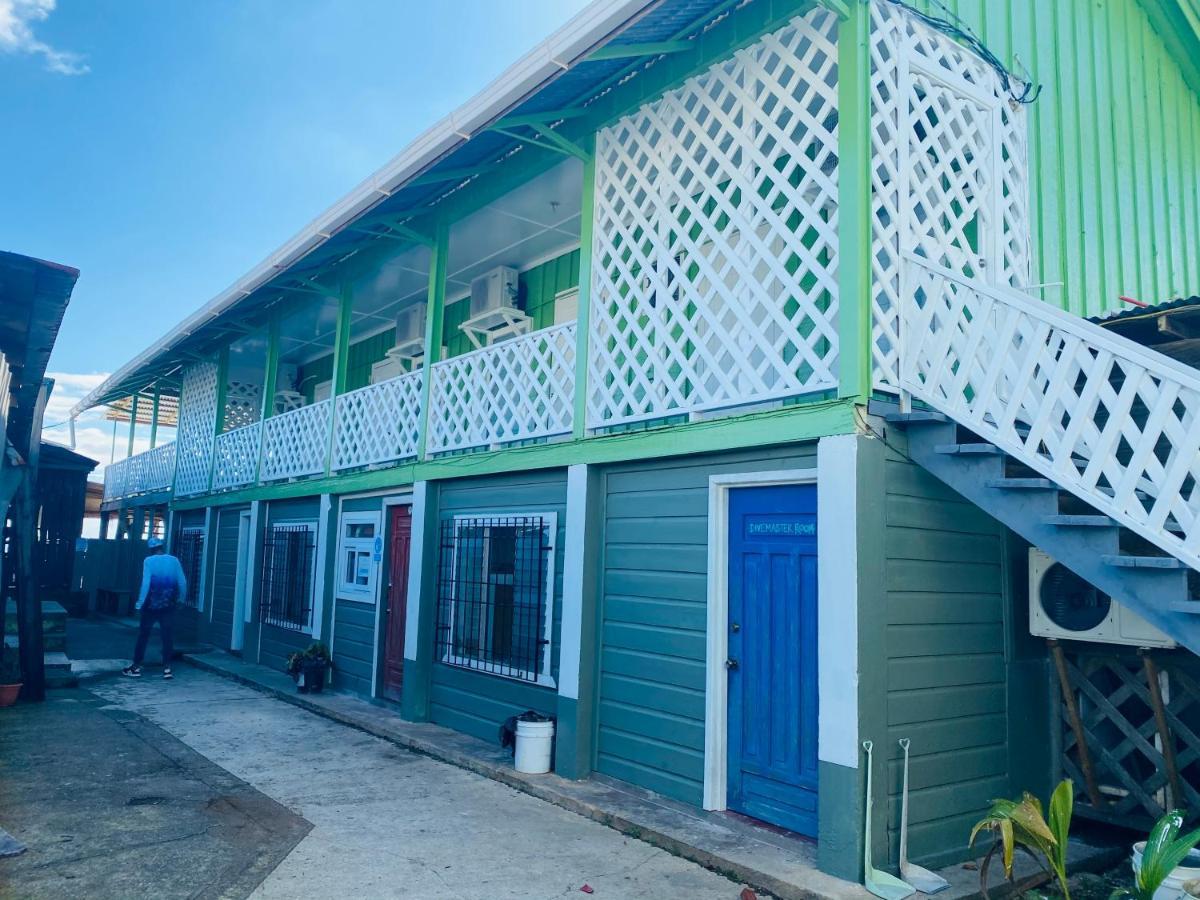 Blue Sky Rentals Utila Buitenkant foto